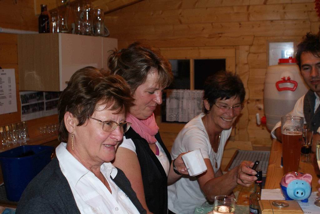 Dirndl &amp; Lederhosenturnier